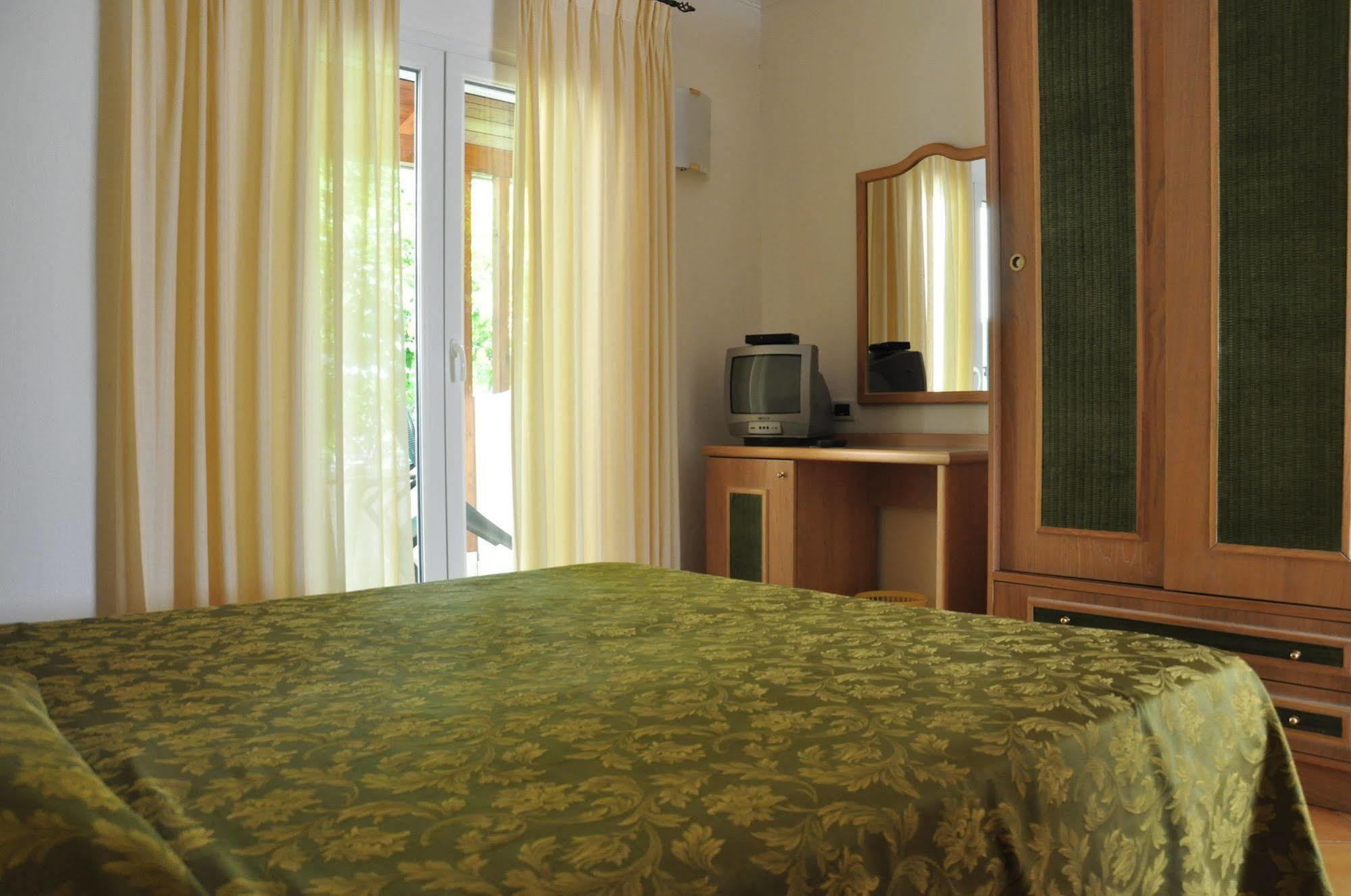 Hotel La Marticana Ischia Bagian luar foto