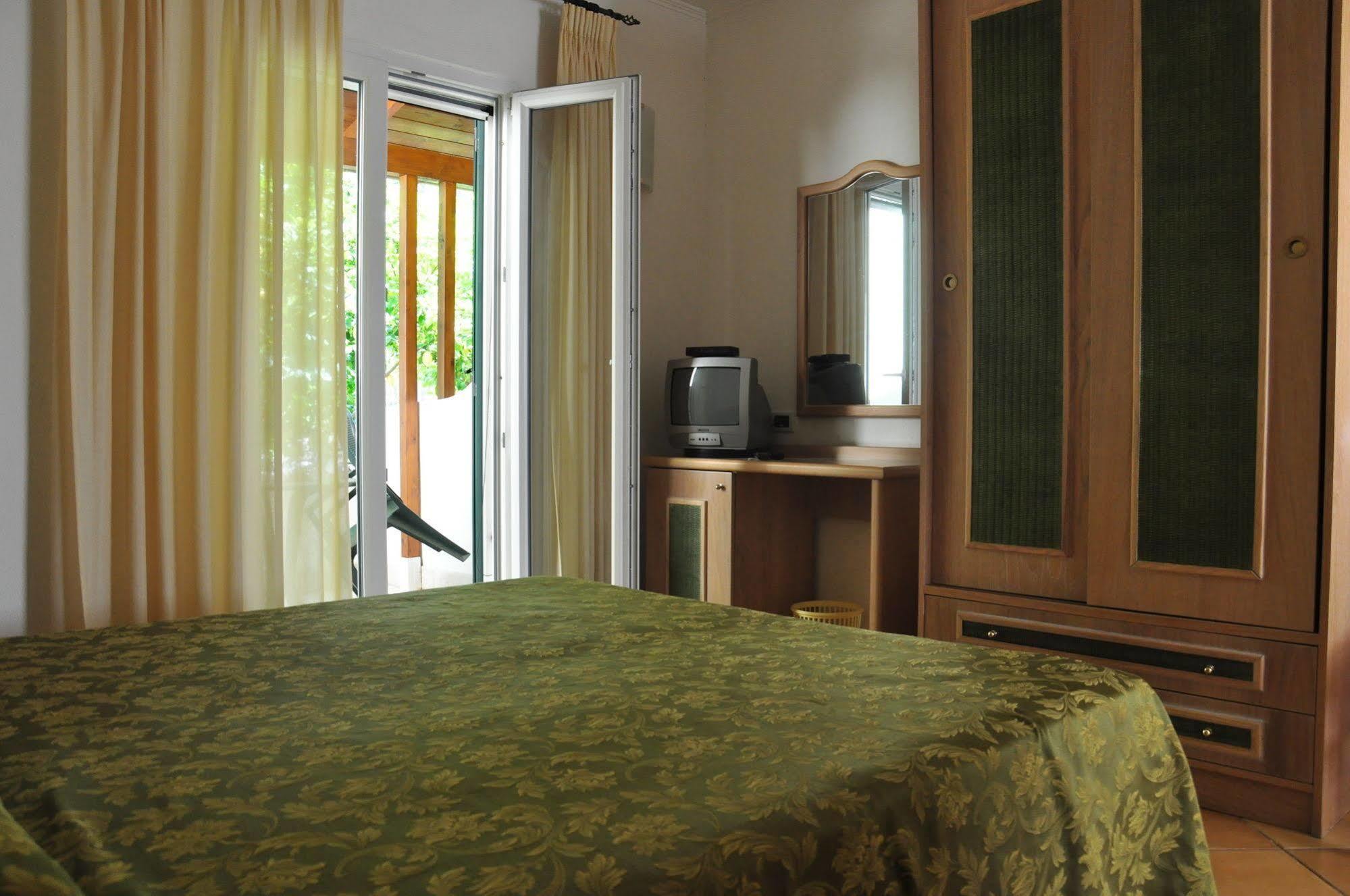 Hotel La Marticana Ischia Bagian luar foto