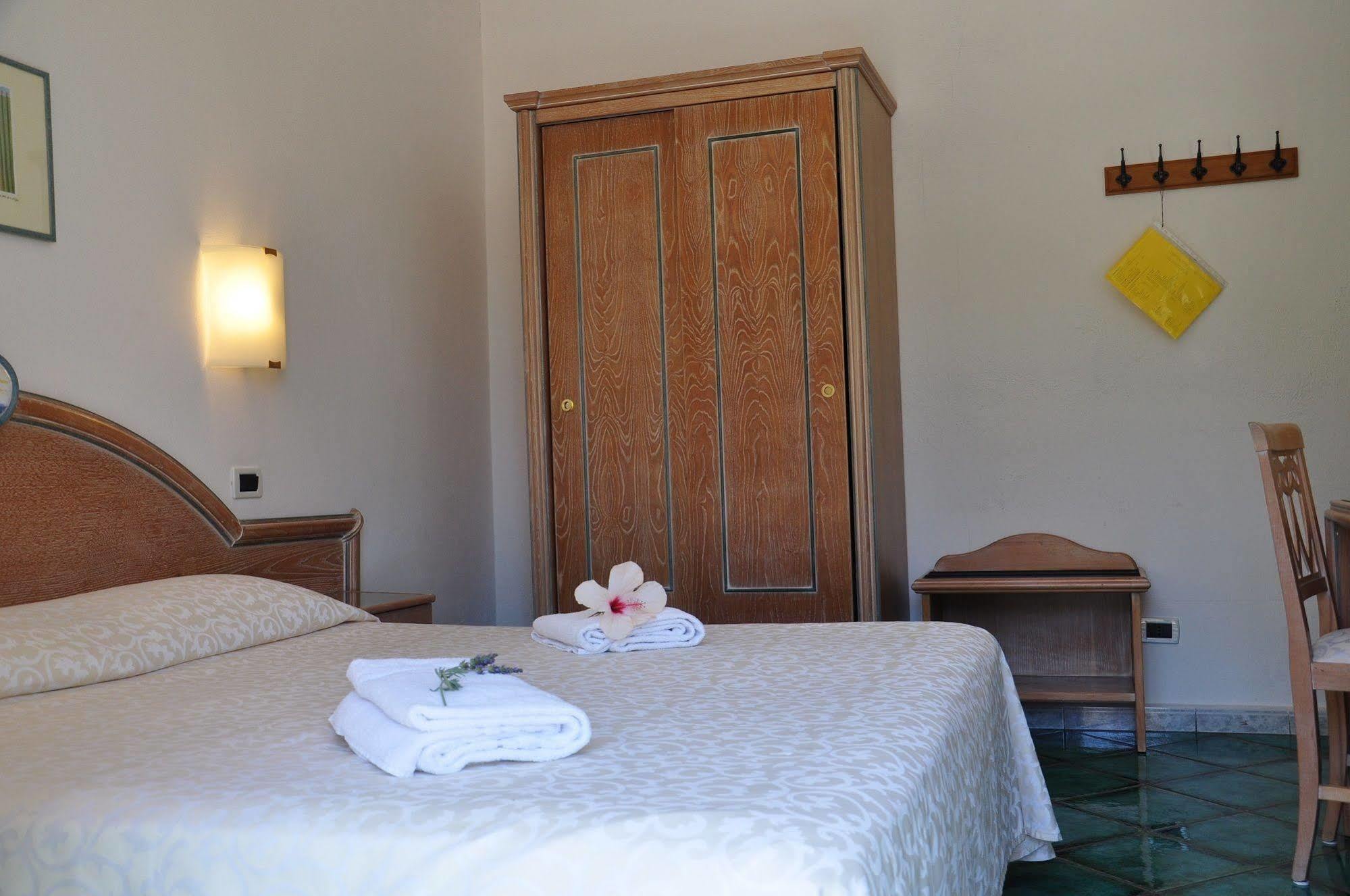 Hotel La Marticana Ischia Bagian luar foto